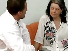 Plaukuotas brandaus pakliuvom sunkiai Oslas jaunų slaugytoja